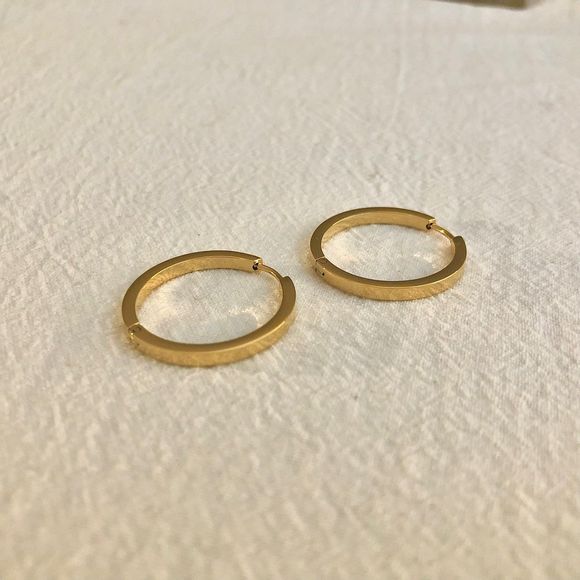 18K Thick Gold Plated Chloe Minimalistic Thin Dainty Hoops Earrings - Picture 4 of 7